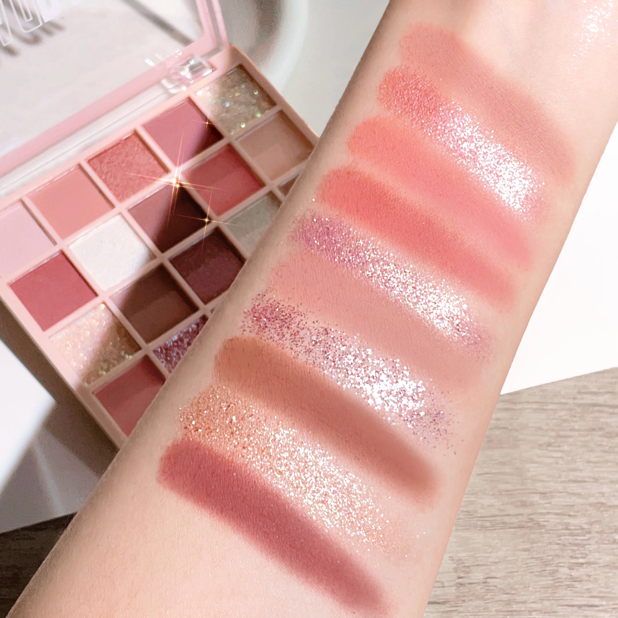 Sparkling eye shadow