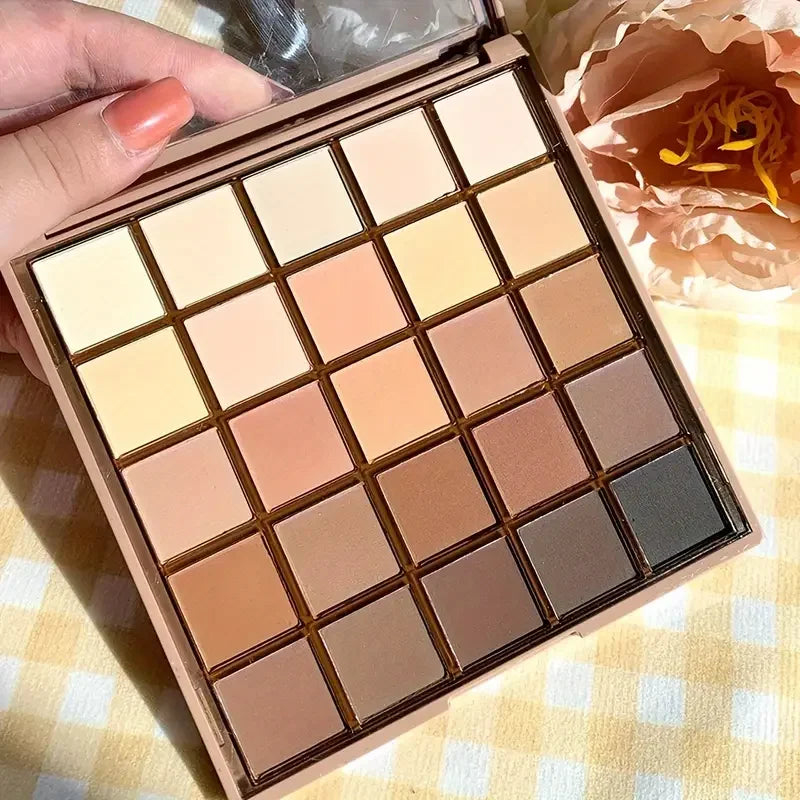 Matte and shimmer eyeshadow